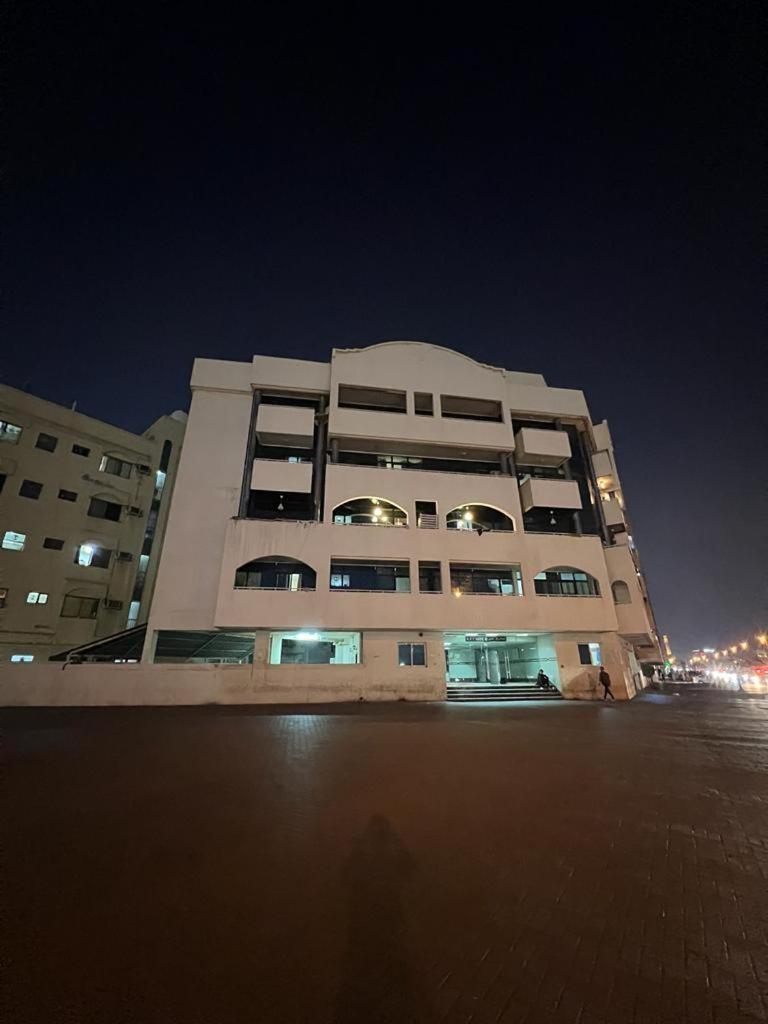 Sky Hostel دبي المظهر الخارجي الصورة